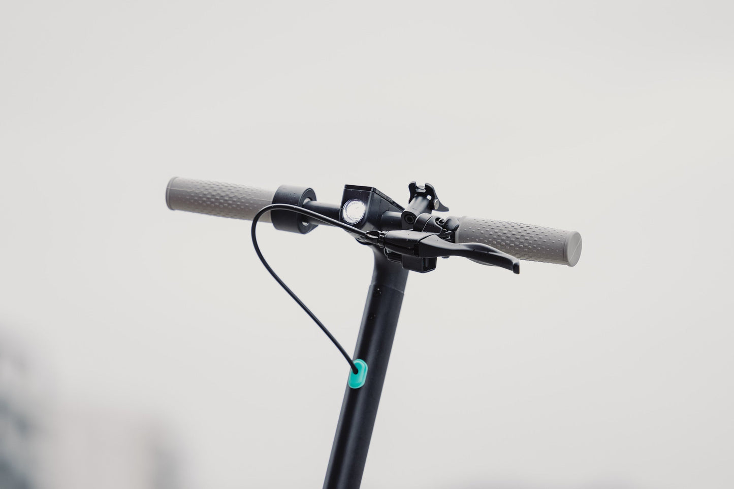 V8 Pro Elsparkcykel (30 km/t)