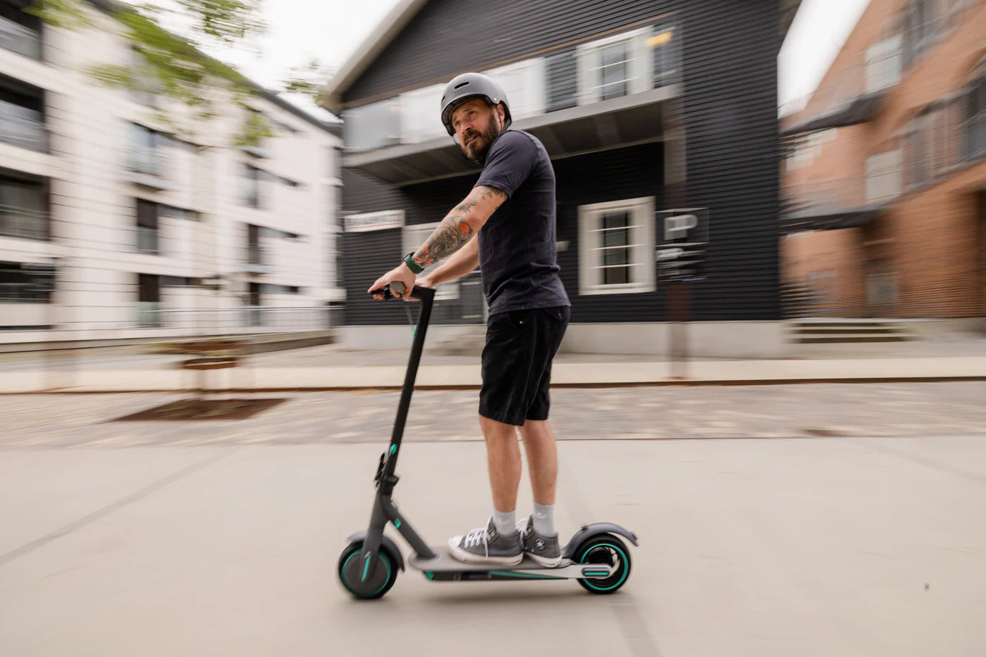 V8 Pro Elsparkcykel (30 km/h)