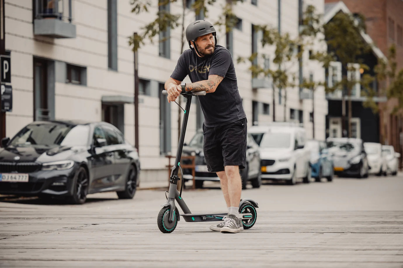 V8 Pro Elsparkcykel (30 km/h)