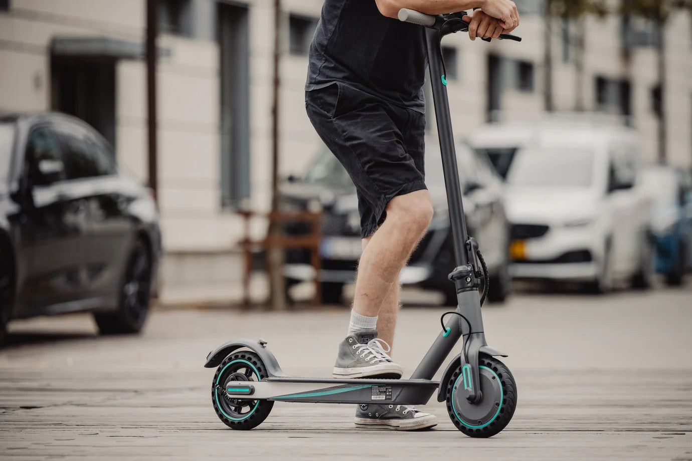 V8 Pro Elsparkcykel (30 km/h)