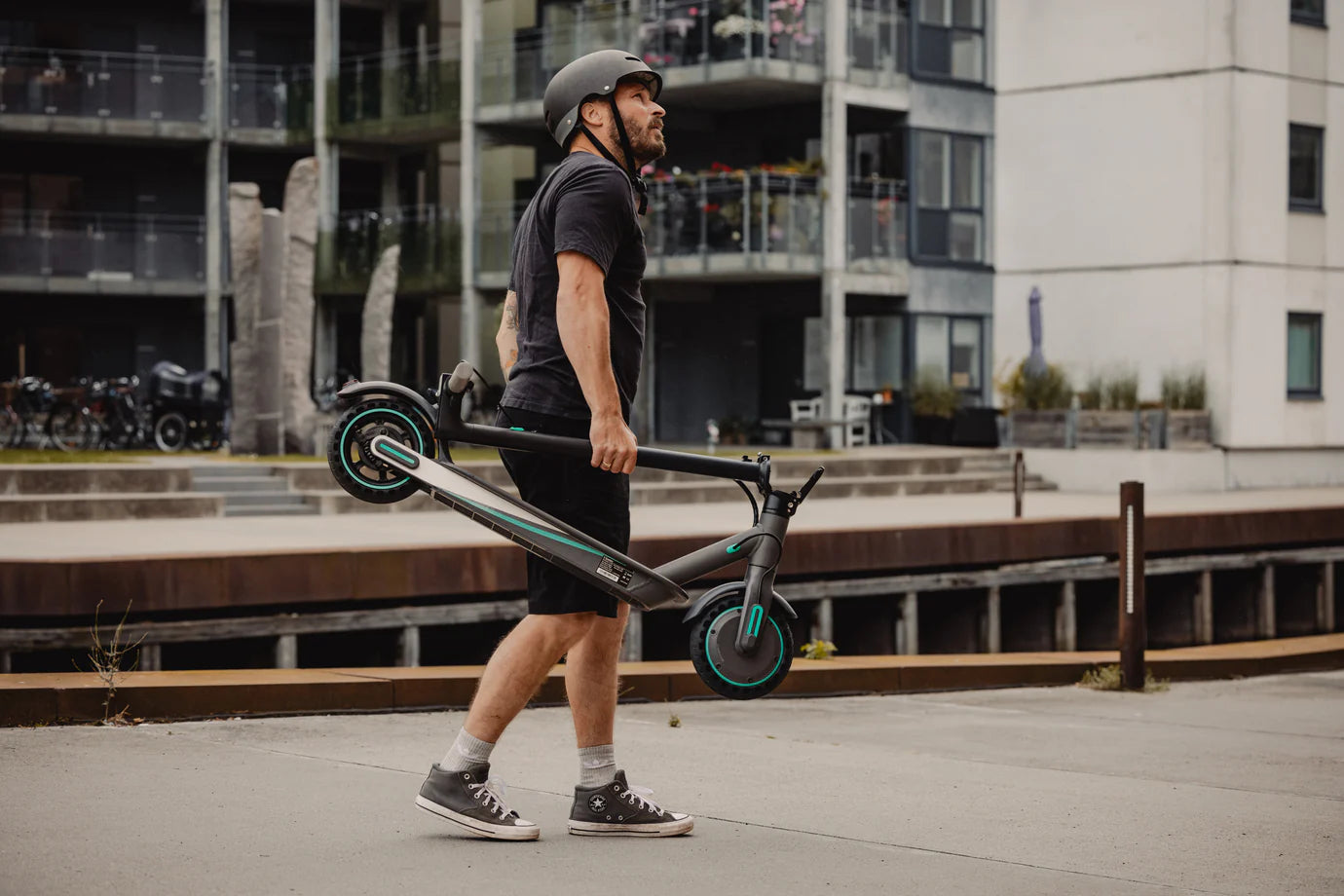 V8 Pro Elsparkcykel (30 km/h)