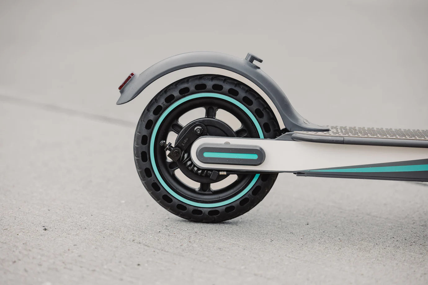 V8 Pro Elsparkcykel (30 km/h)
