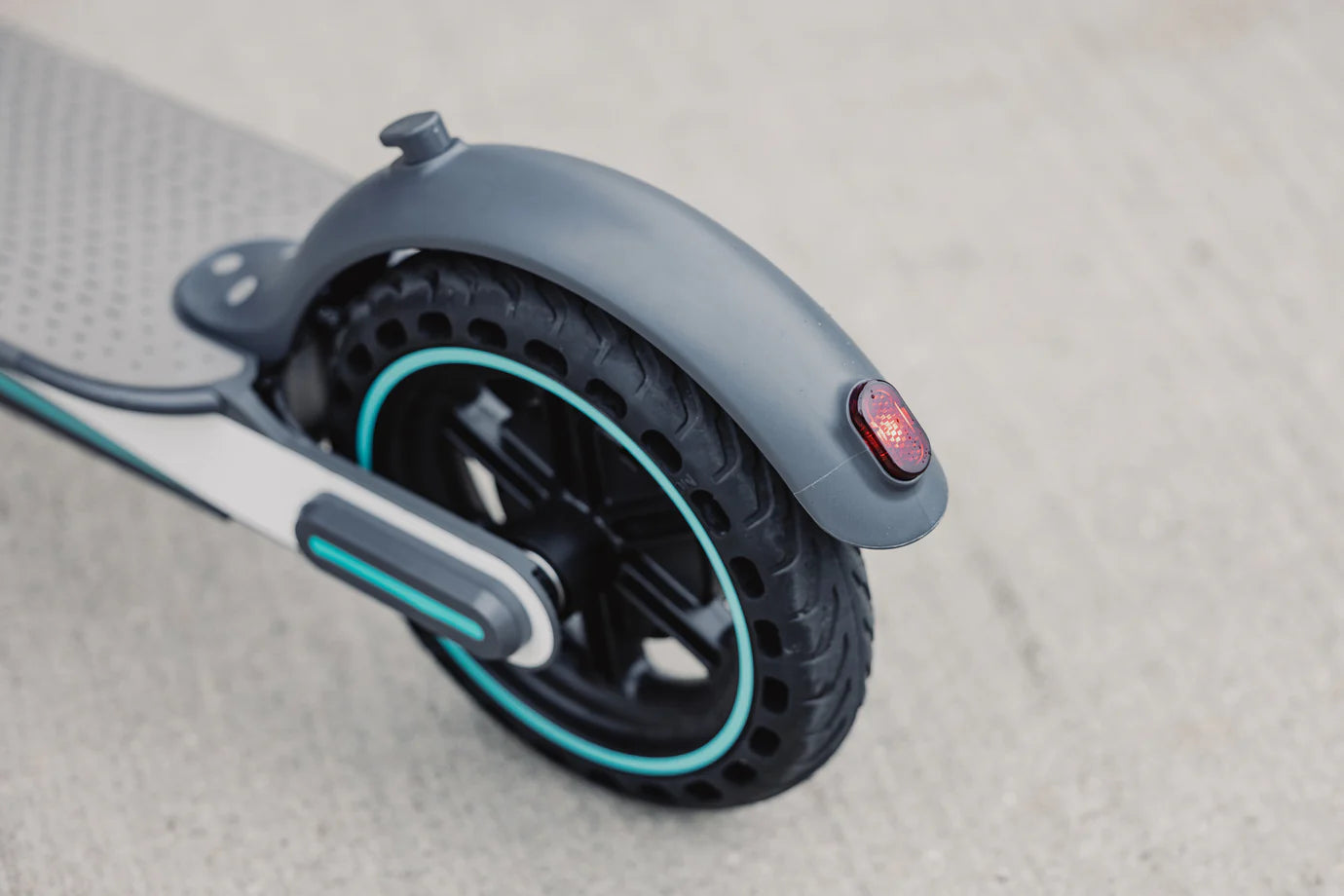 V8 Pro Elsparkcykel (30 km/h)